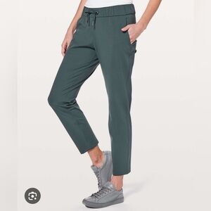 Lululemon Size 4 On the Fly Pants : 28” Inseam